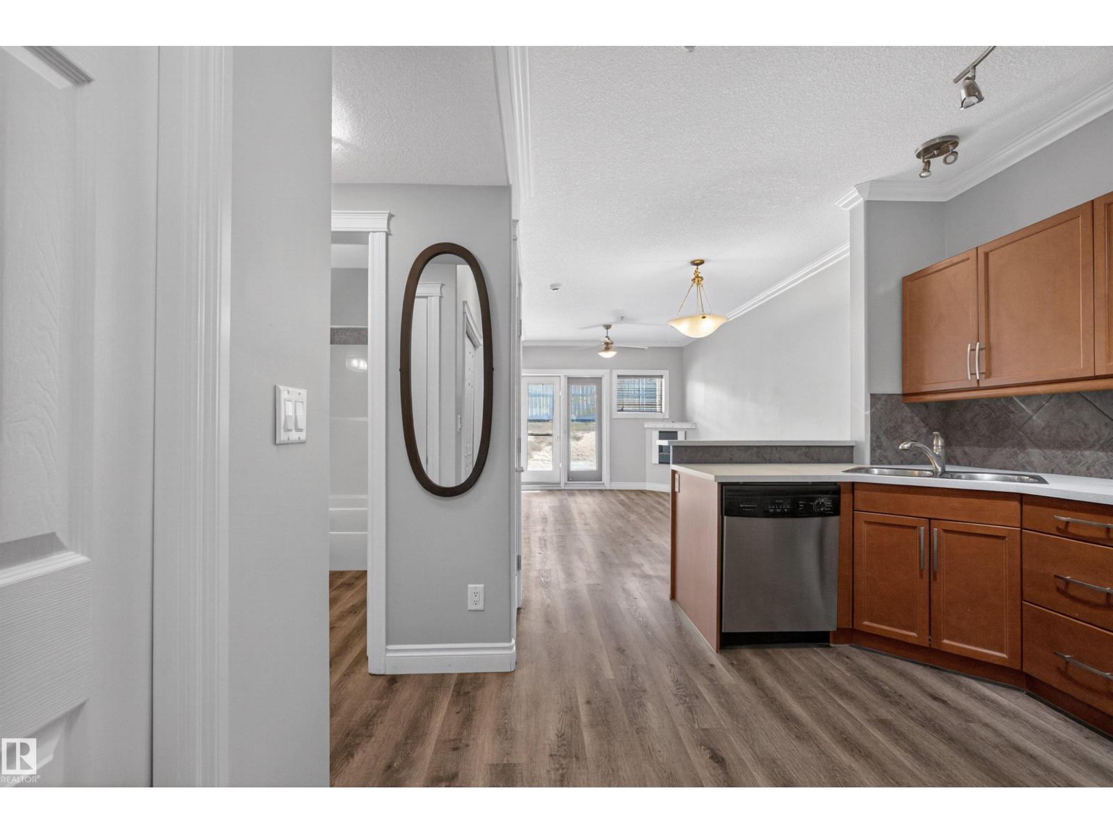 #104 10121 80 AV NW, Edmonton