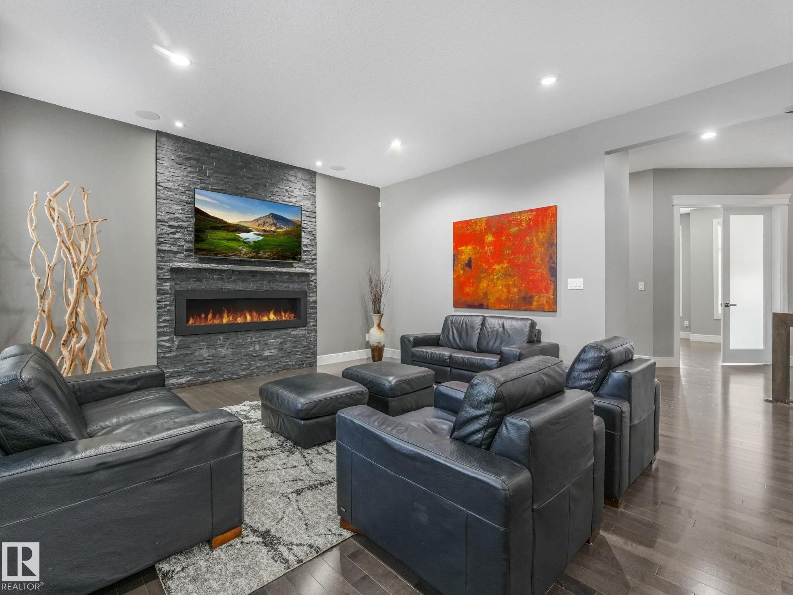 8927 120 ST NW, Edmonton