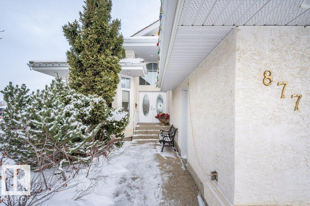 877 NOTTINGHAM BV, Sherwood Park