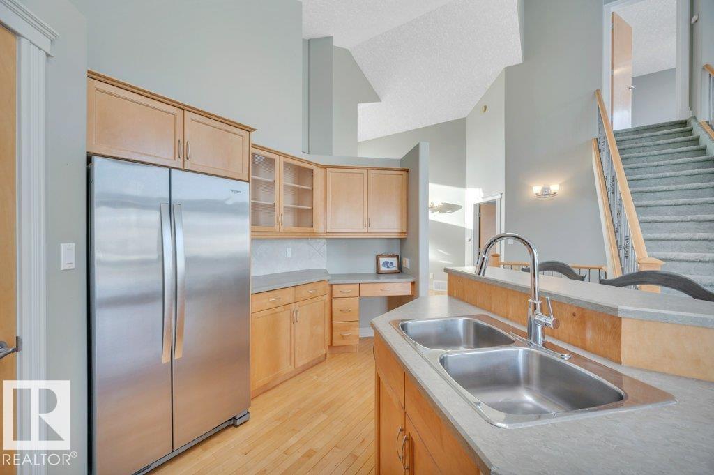 877 NOTTINGHAM BV, Sherwood Park