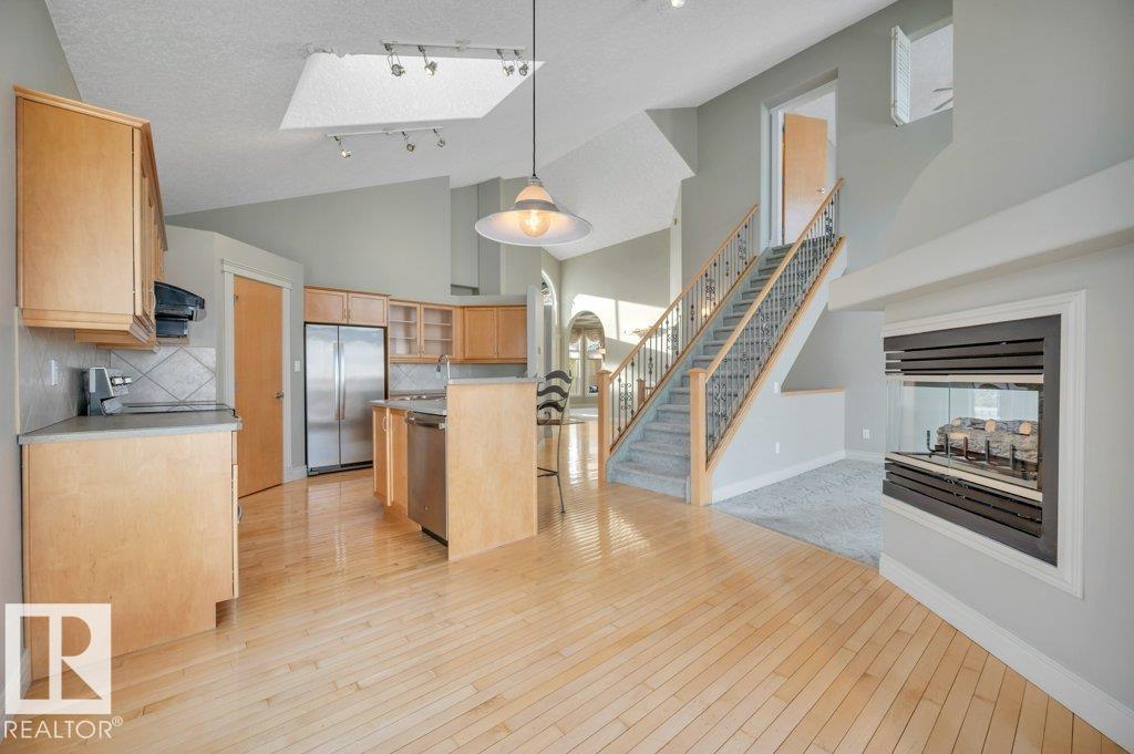 877 NOTTINGHAM BV, Sherwood Park