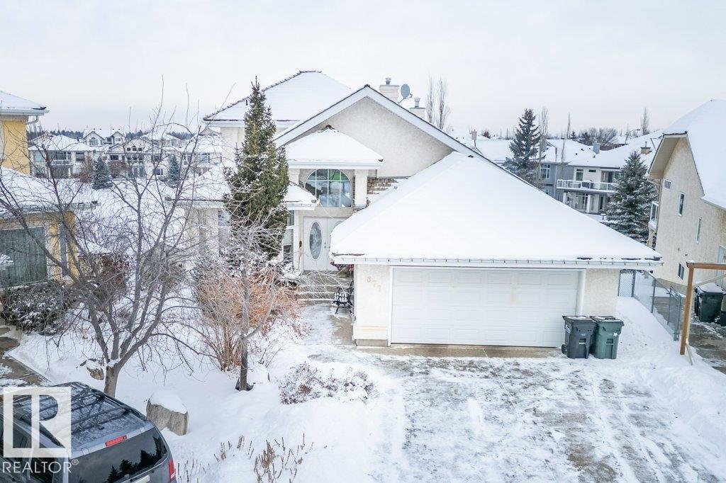 877 NOTTINGHAM BV, Sherwood Park