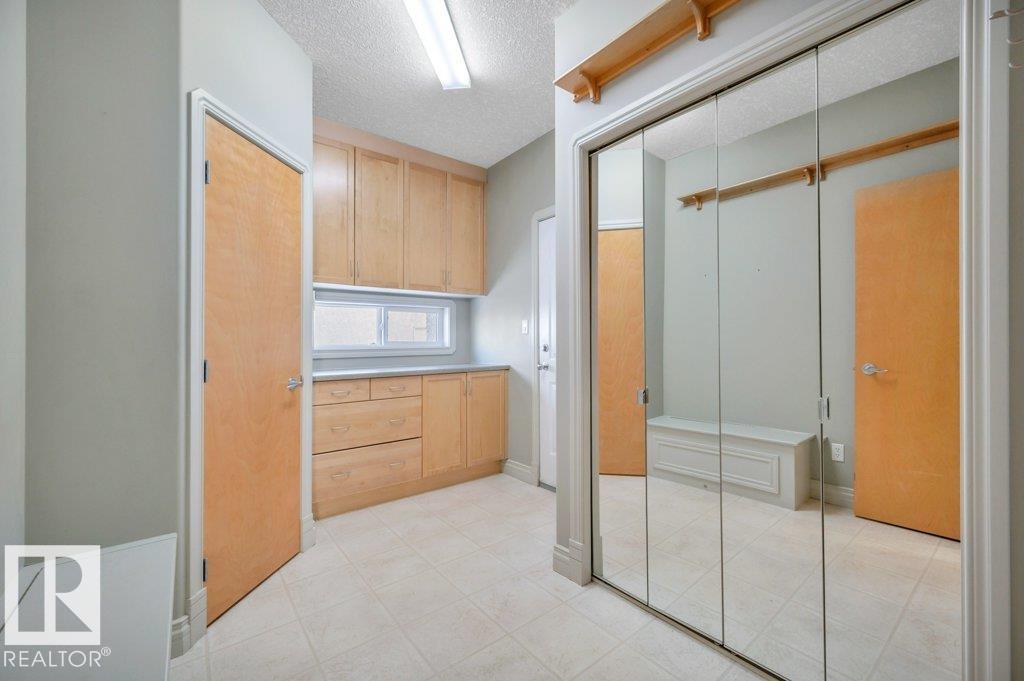 877 NOTTINGHAM BV, Sherwood Park