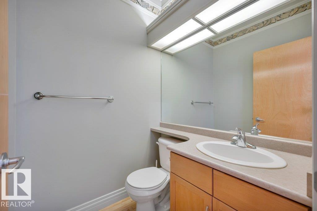 877 NOTTINGHAM BV, Sherwood Park