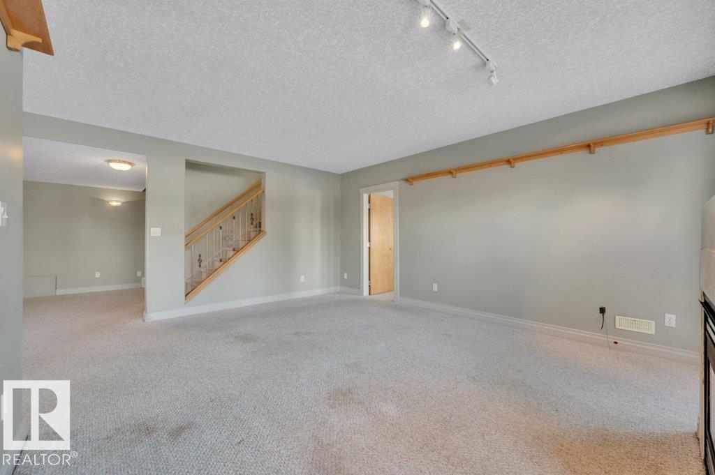 877 NOTTINGHAM BV, Sherwood Park