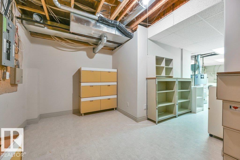 877 NOTTINGHAM BV, Sherwood Park