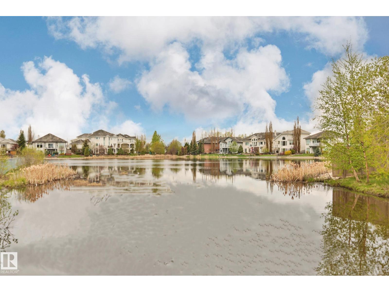 877 NOTTINGHAM BV, Sherwood Park