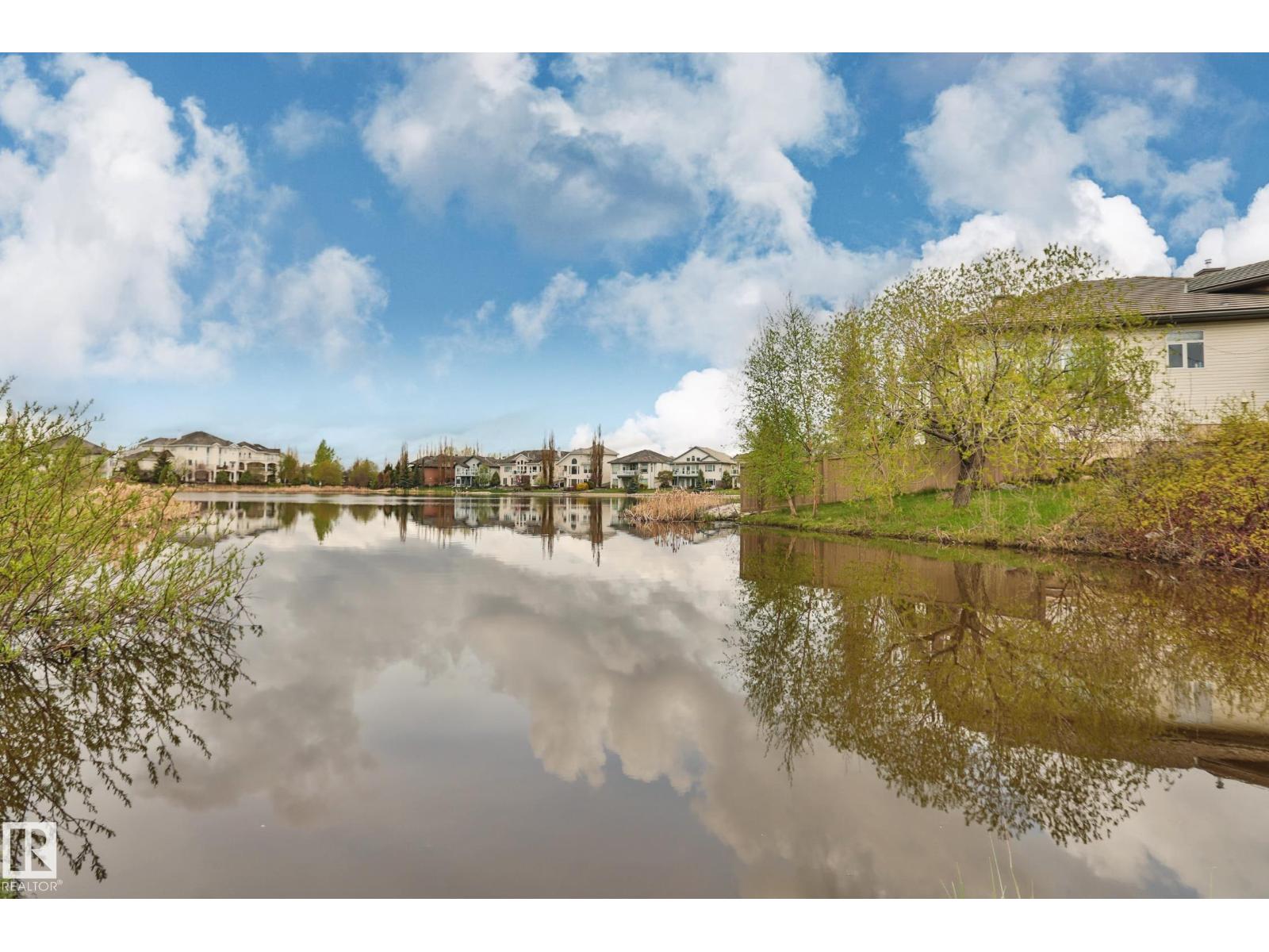 877 NOTTINGHAM BV, Sherwood Park