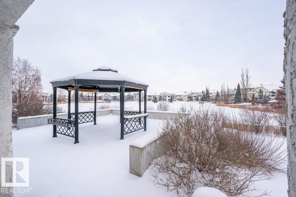 877 NOTTINGHAM BV, Sherwood Park