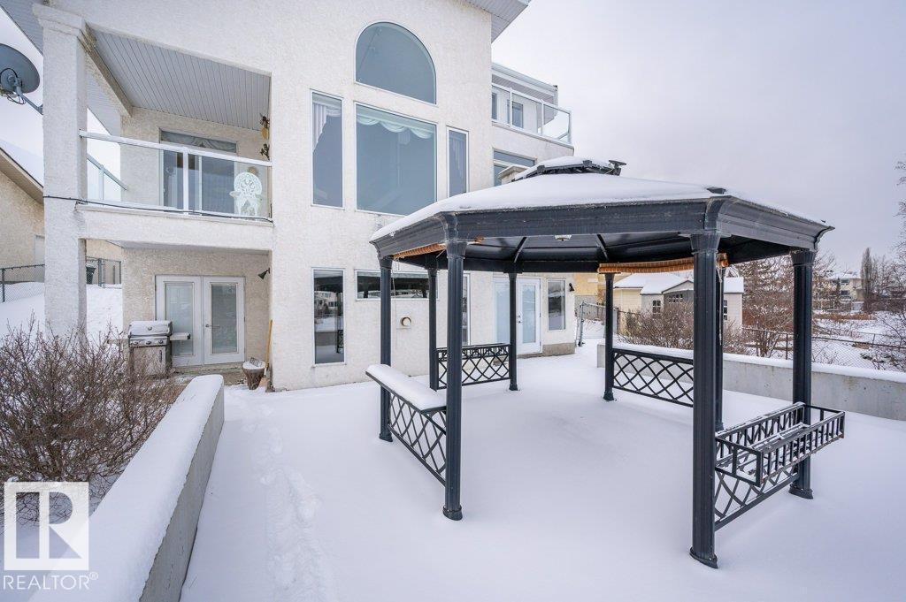 877 NOTTINGHAM BV, Sherwood Park