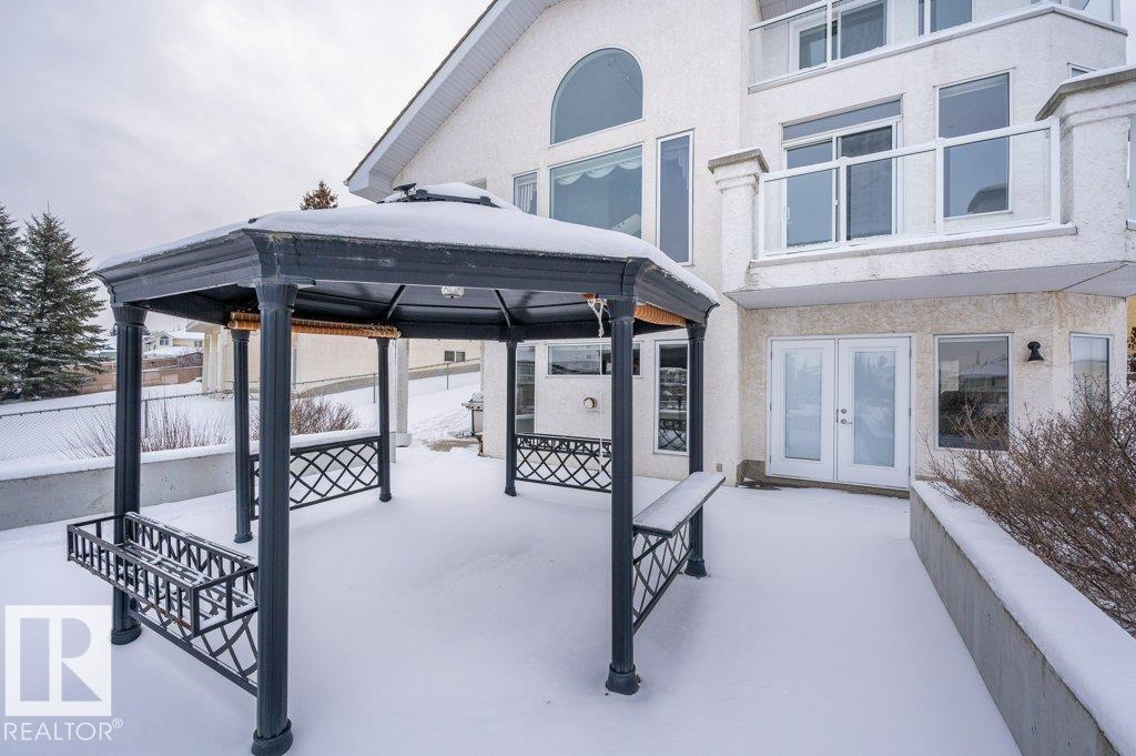 877 NOTTINGHAM BV, Sherwood Park