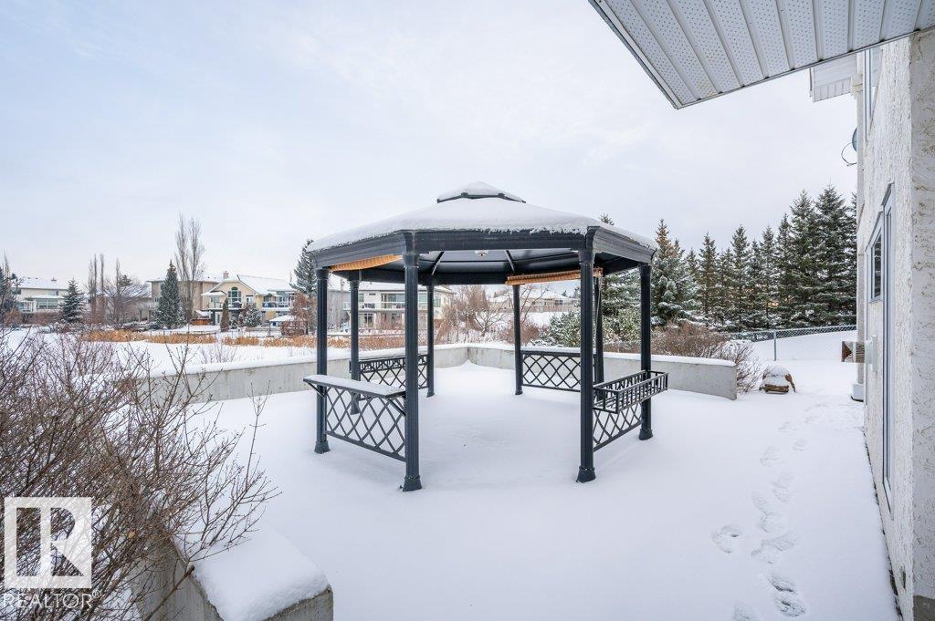 877 NOTTINGHAM BV, Sherwood Park