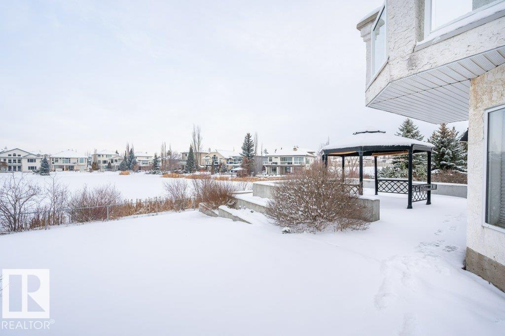 877 NOTTINGHAM BV, Sherwood Park