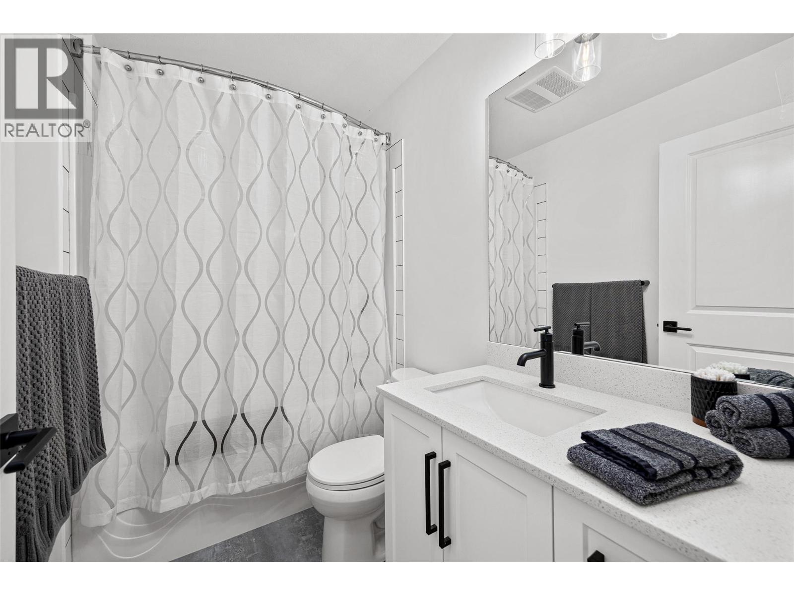 12075 Oceola Road Unit# 38, Lake Country