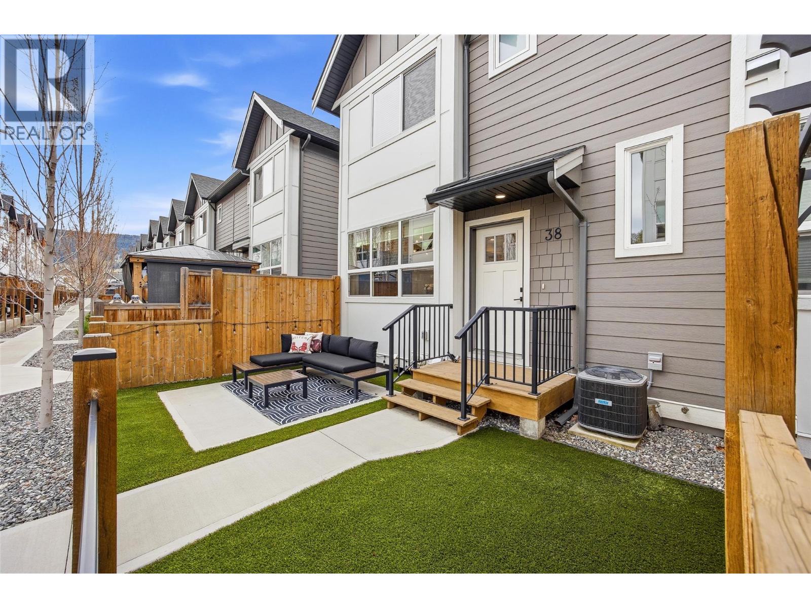 12075 Oceola Road Unit# 38, Lake Country