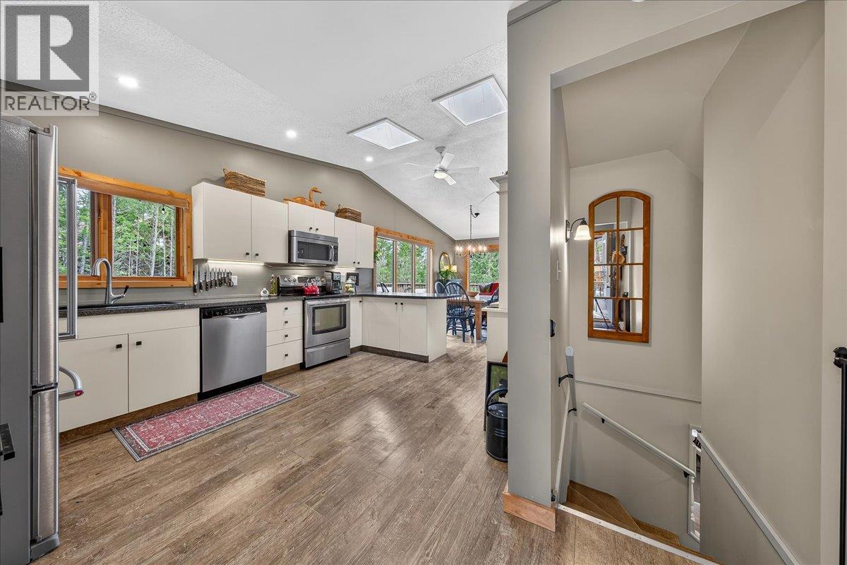 8076 McIntosh Loop Road - 10