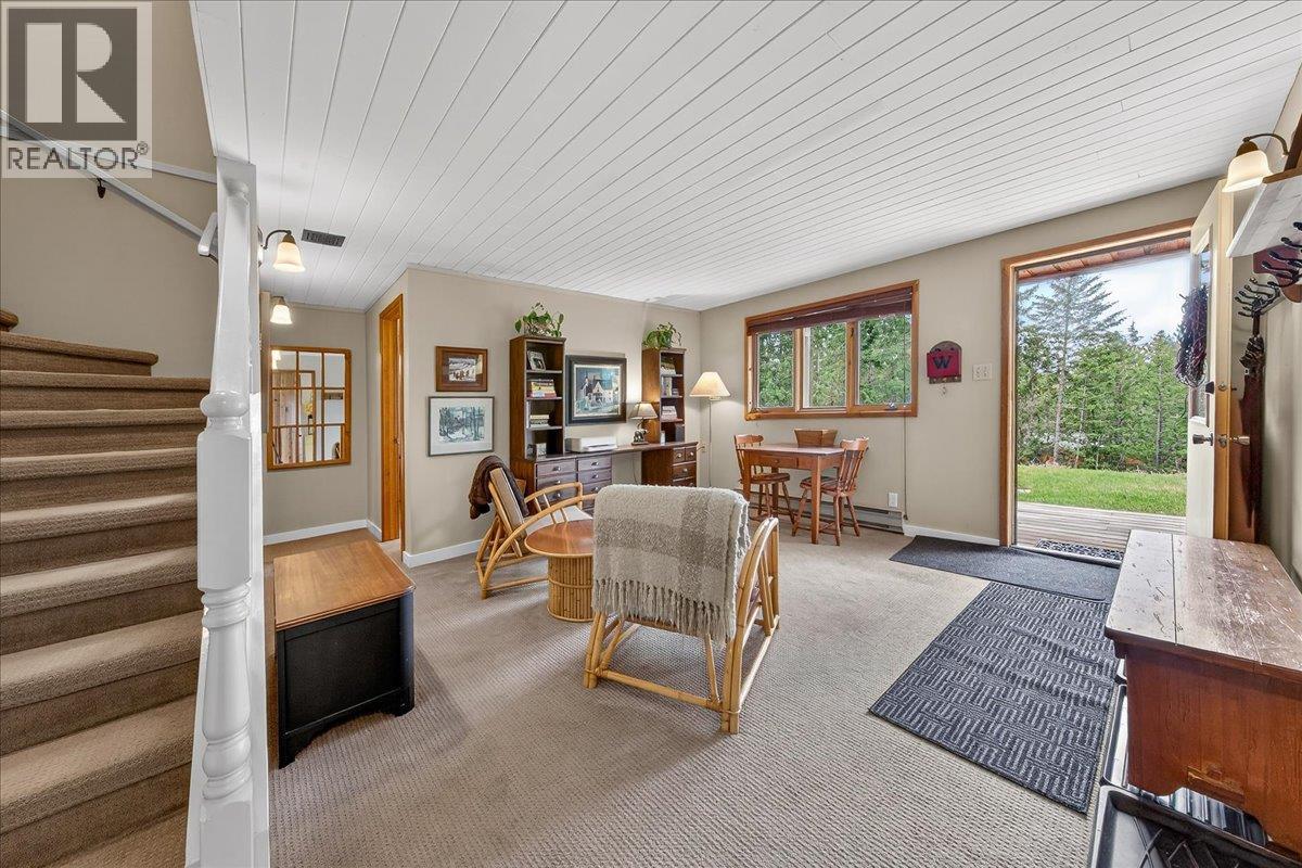 8076 McIntosh Loop Road - 21