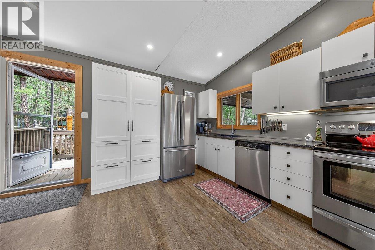 8076 McIntosh Loop Road - 7