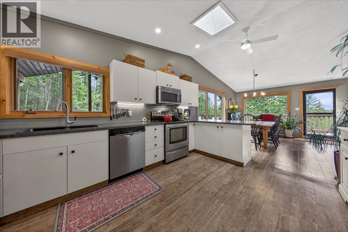 8076 McIntosh Loop Road - 6