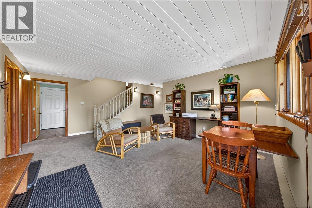 8076 McIntosh Loop Road - 23