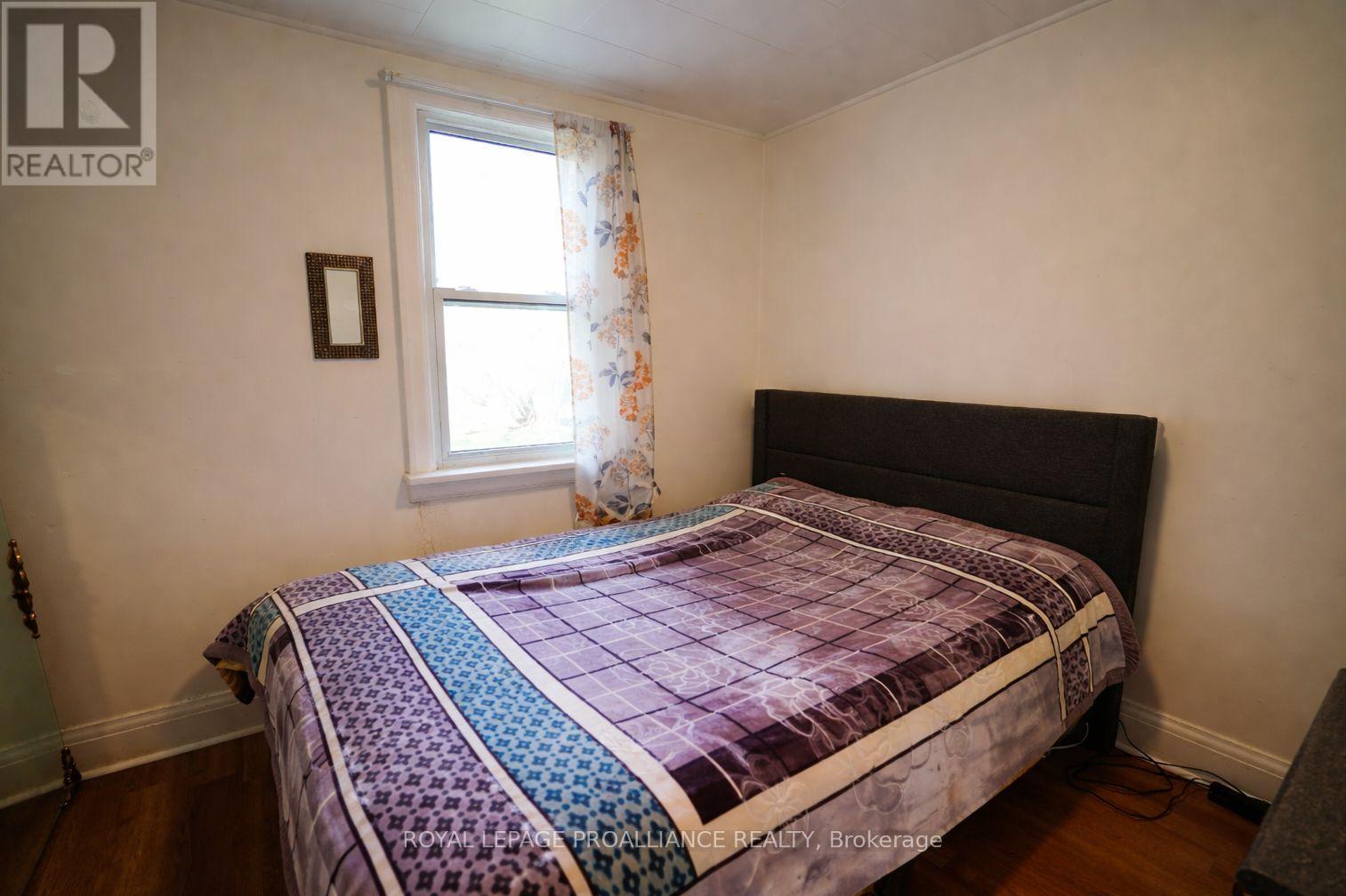 30 STRACHAN STREET - 9