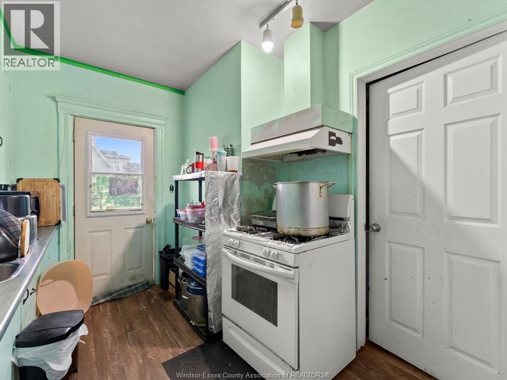 39 RUSSELL — photo 10