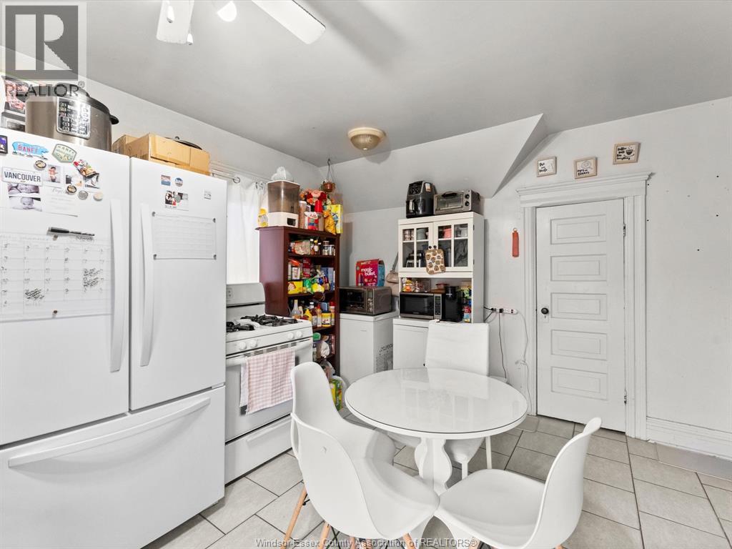 39 RUSSELL — photo 15