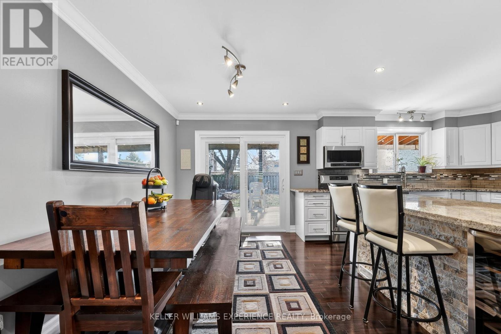 5 JILLS COURT - 12