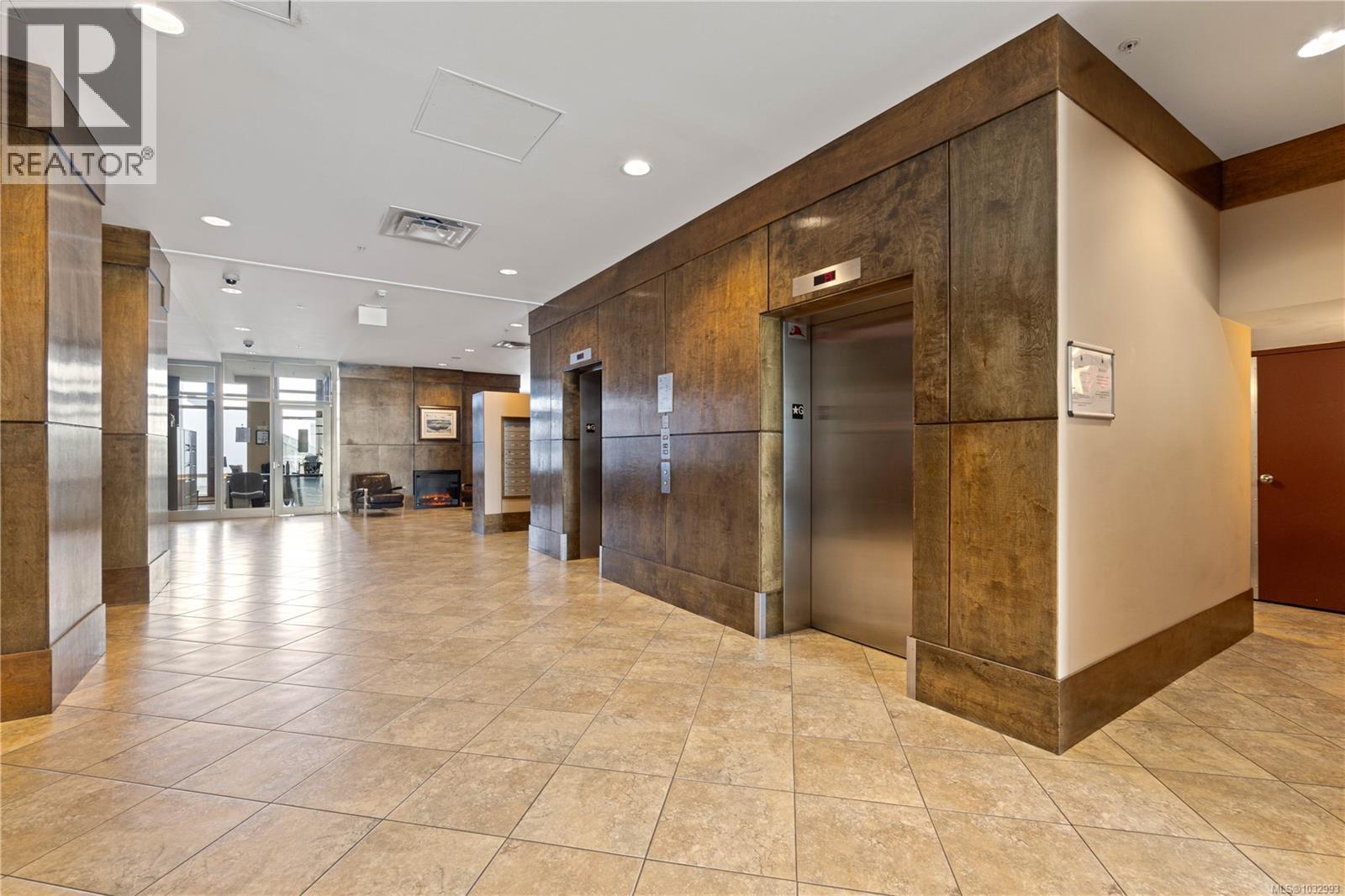 #C02 38 Front St - 26