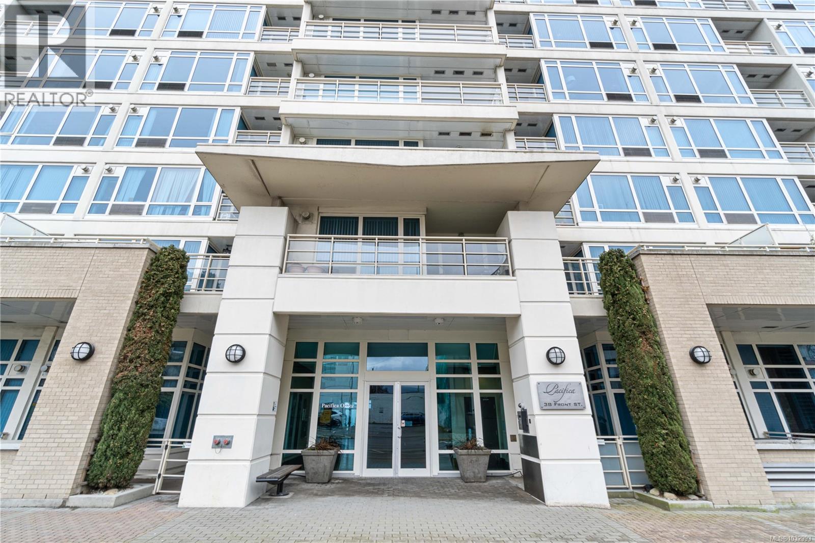 #C02 38 Front St - 27