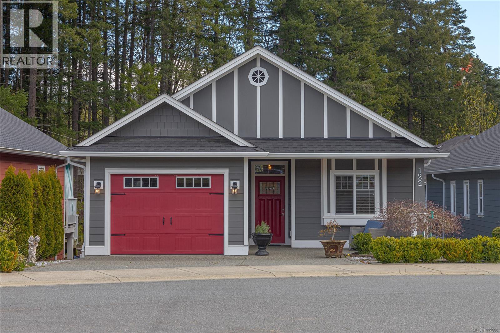 122 Village Way - 1