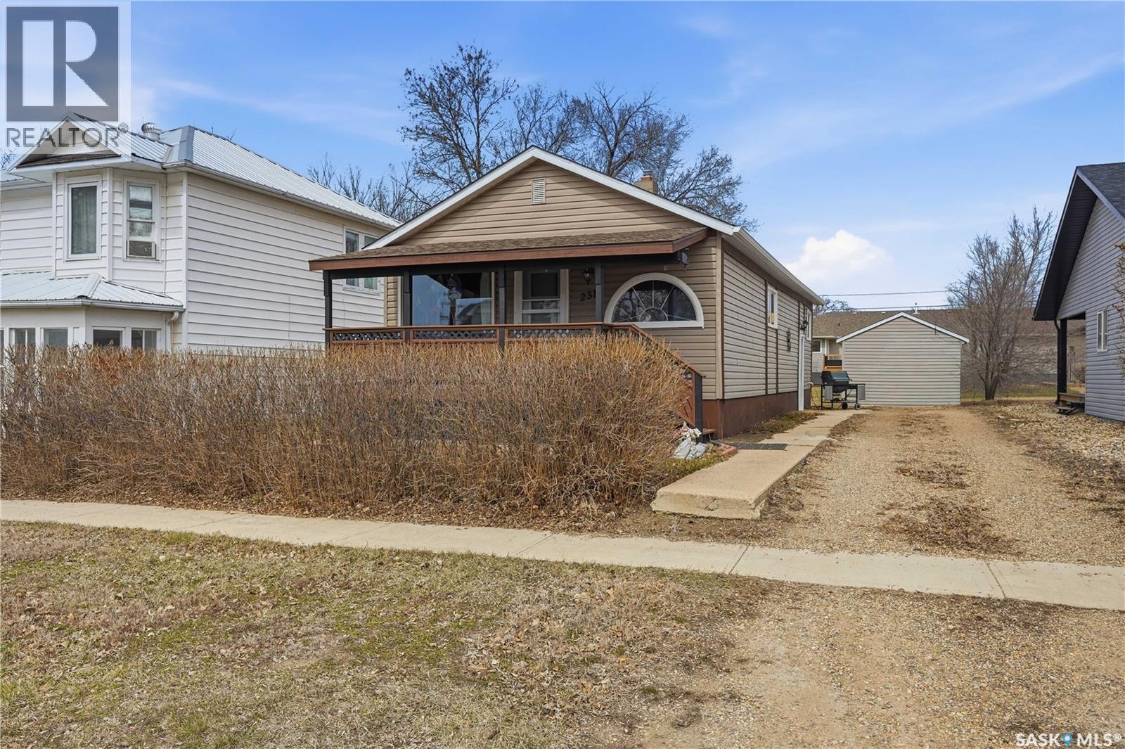 231 5th AVENUE W - Image 2