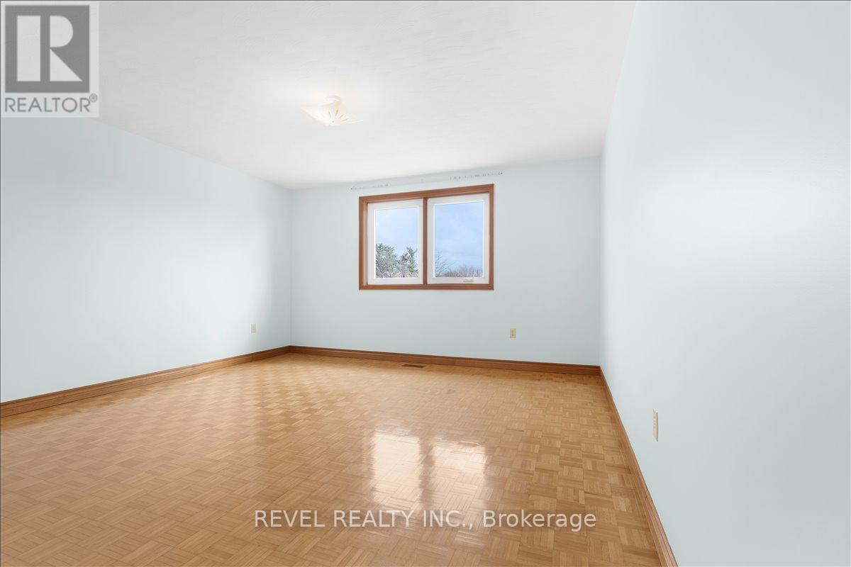 18 MARCEL PLACE — photo 22