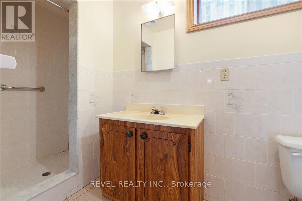 18 MARCEL PLACE — photo 33