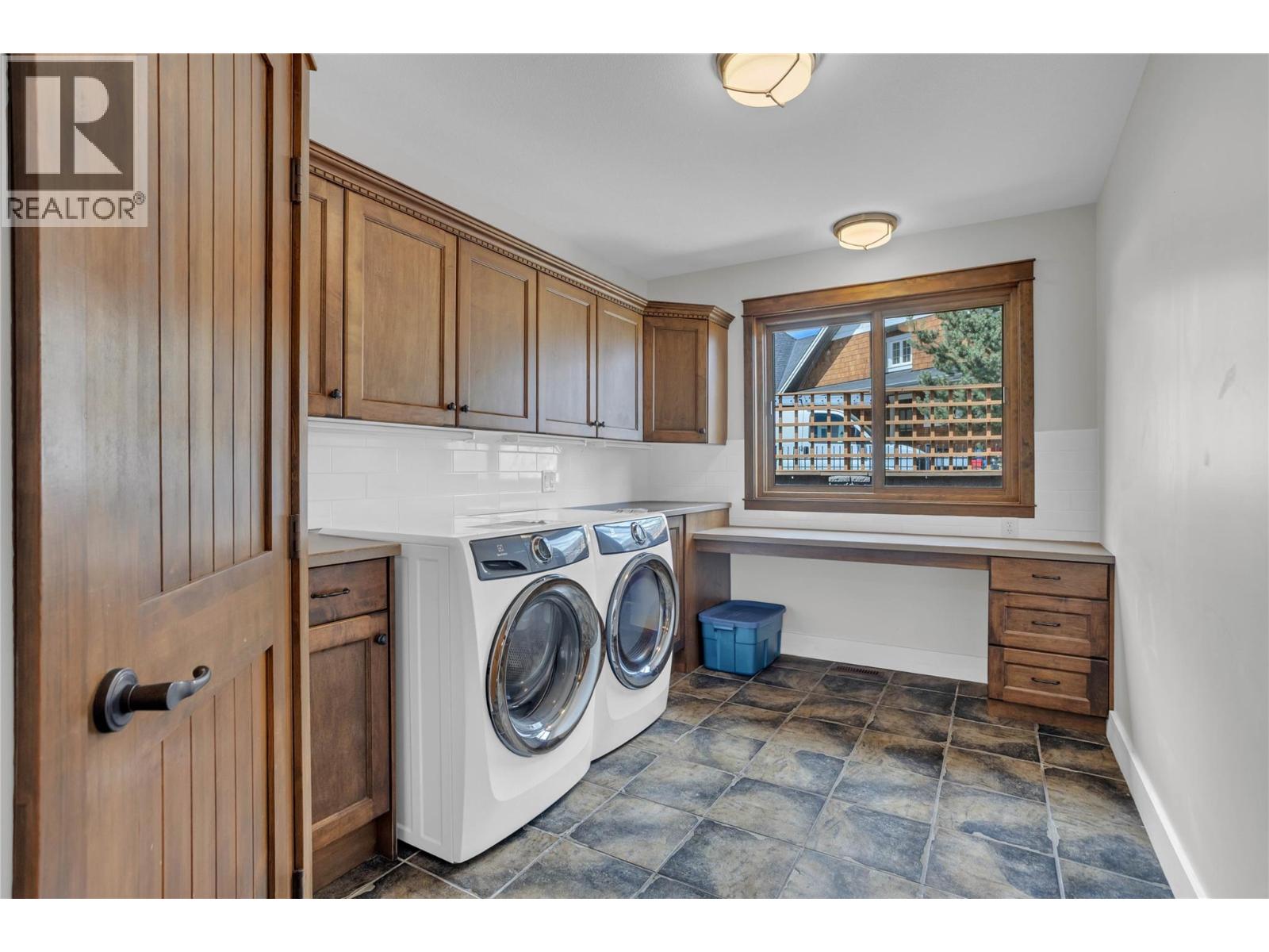  1208 Peak Point Drive, West Kelowna