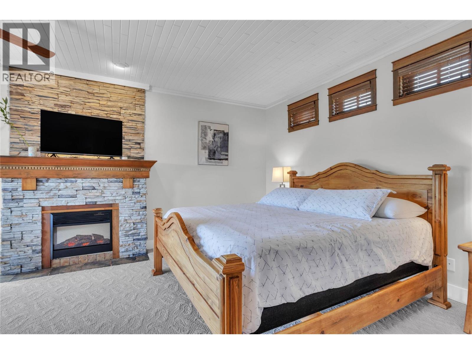  1208 Peak Point Drive, West Kelowna