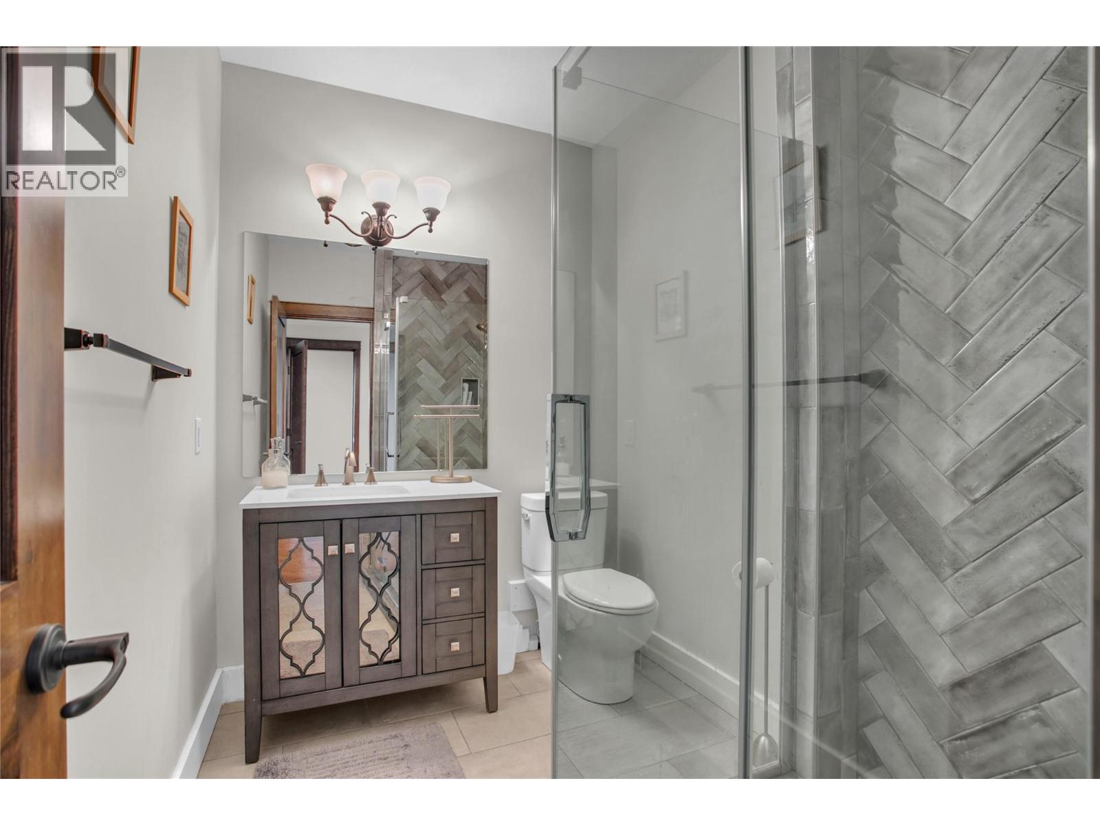  1208 Peak Point Drive, West Kelowna