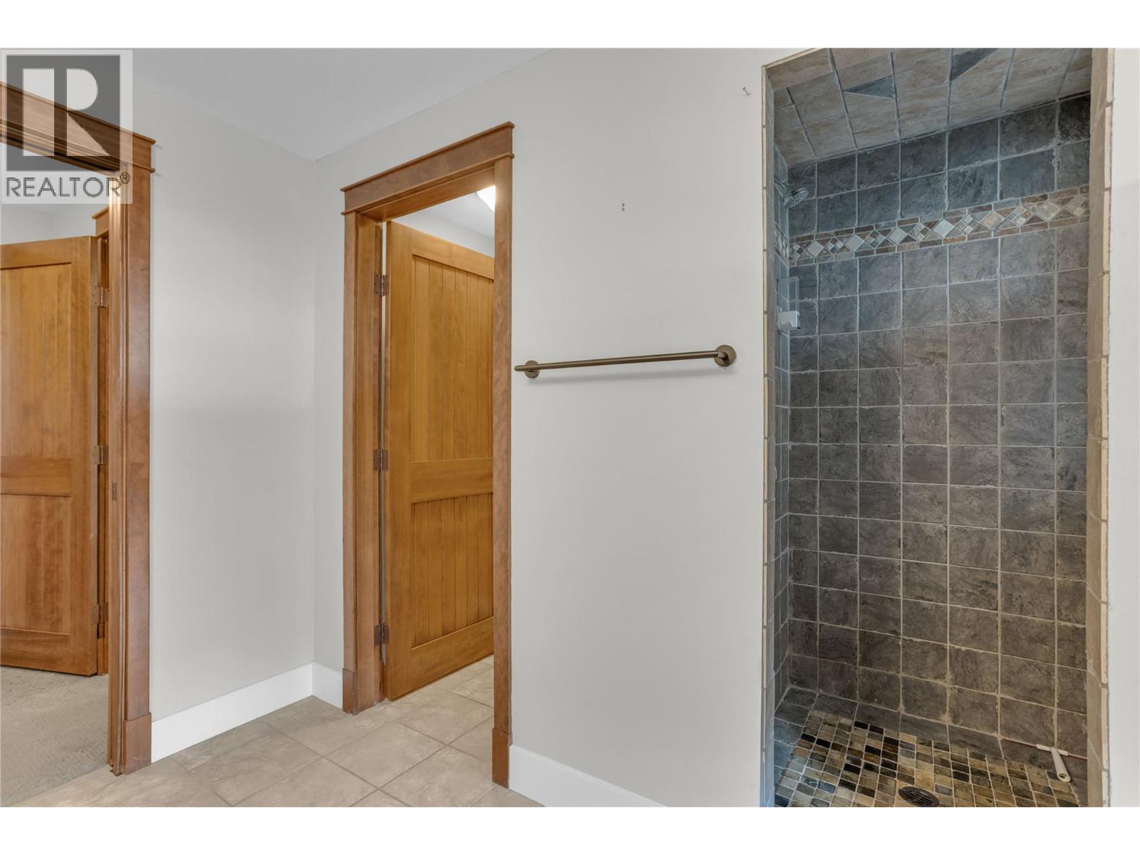  1208 Peak Point Drive, West Kelowna