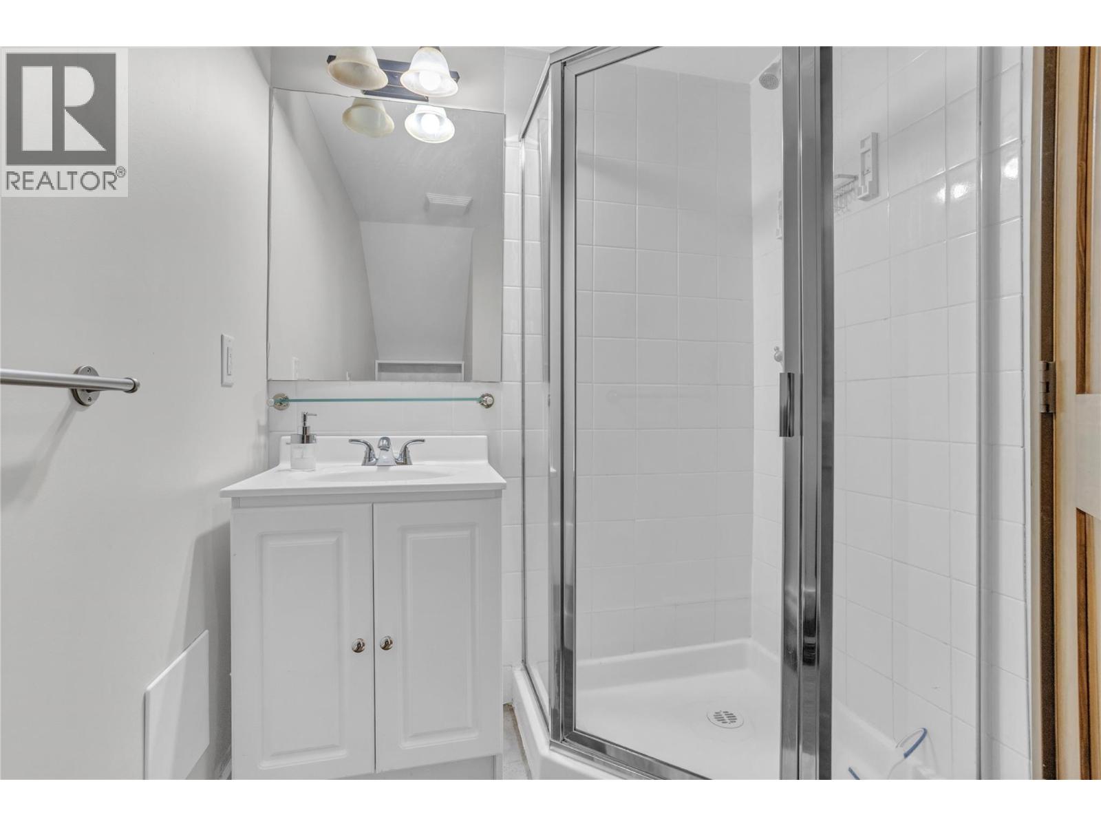  1208 Peak Point Drive, West Kelowna