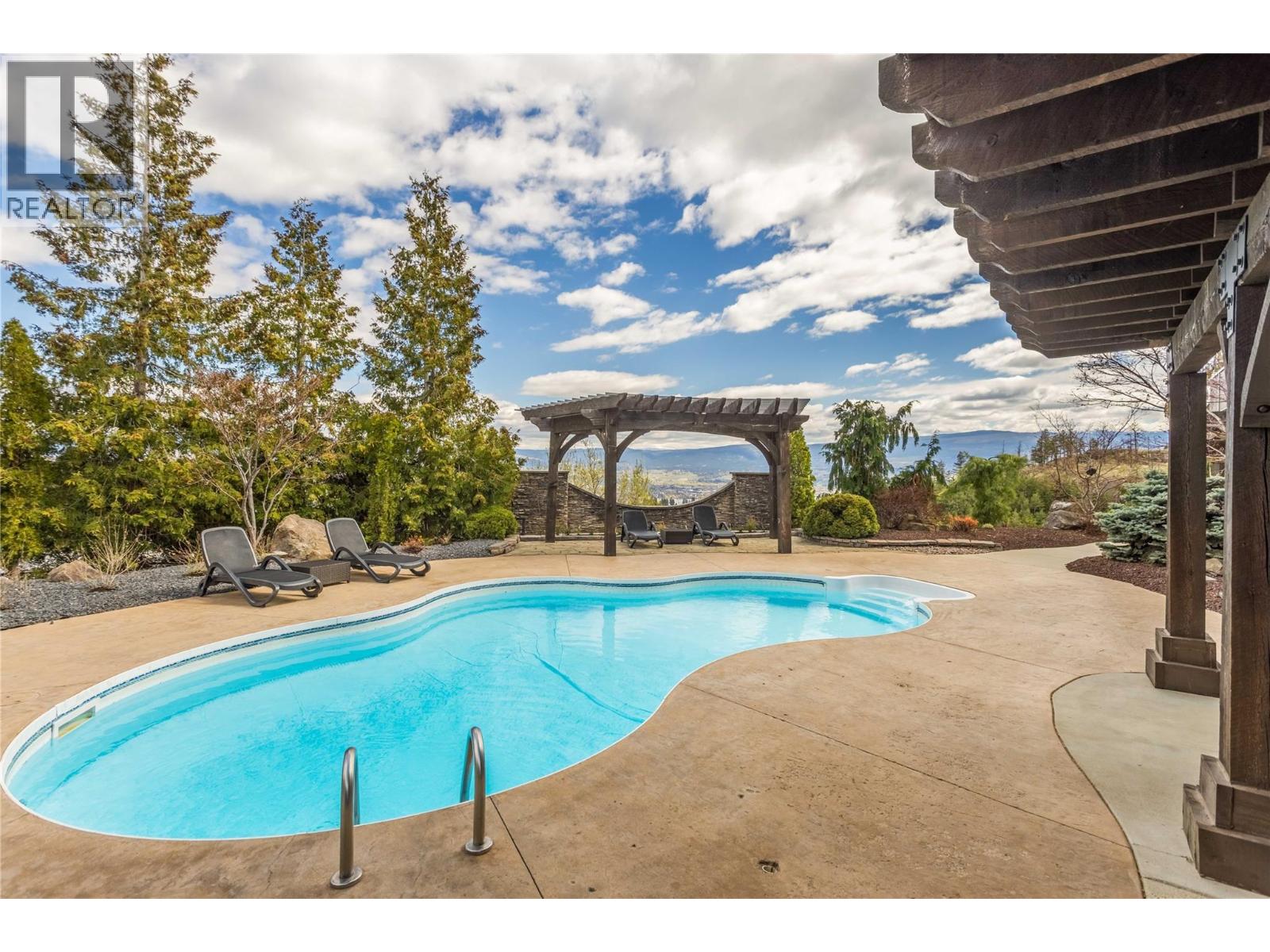  1208 Peak Point Drive, West Kelowna