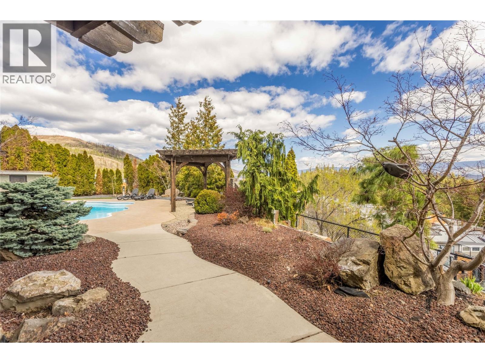  1208 Peak Point Drive, West Kelowna