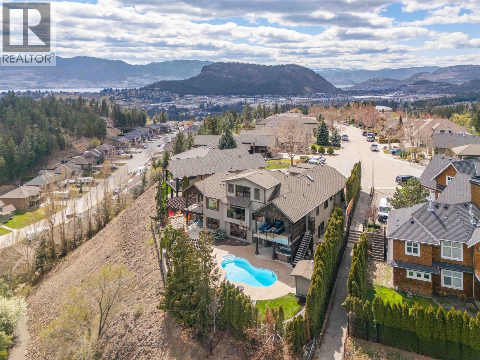  1208 Peak Point Drive, West Kelowna