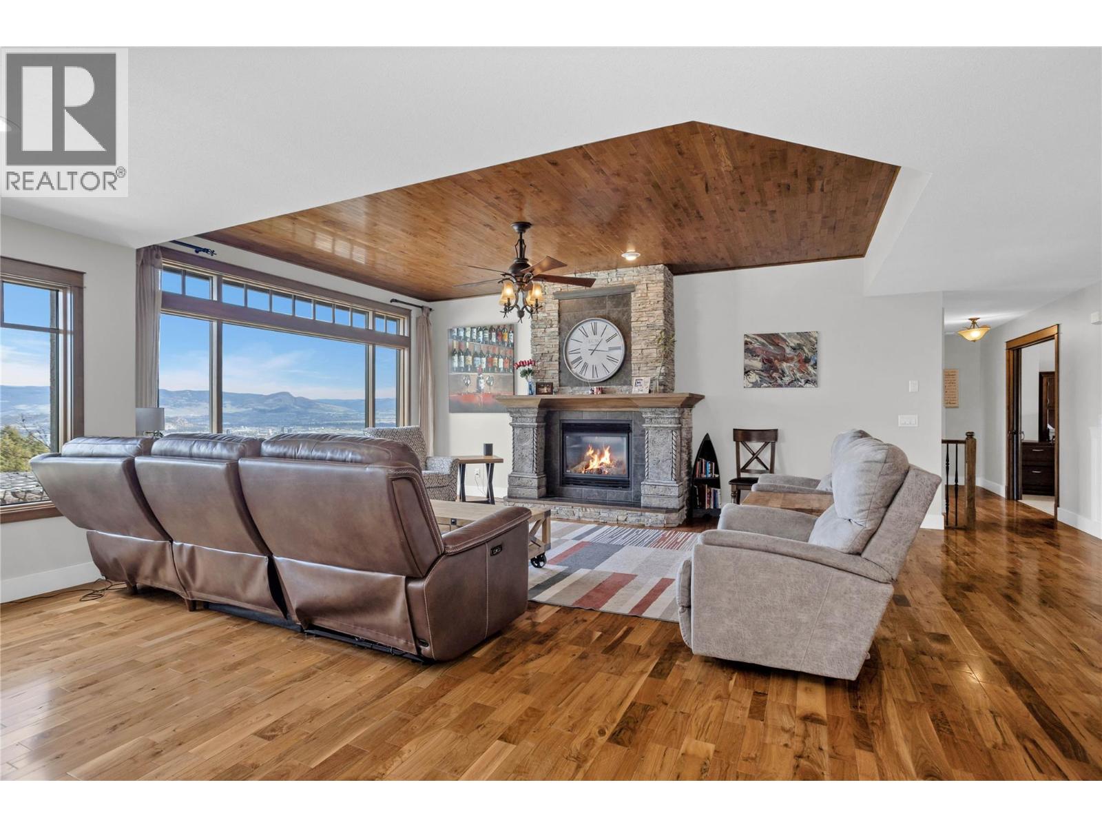  1208 Peak Point Drive, West Kelowna