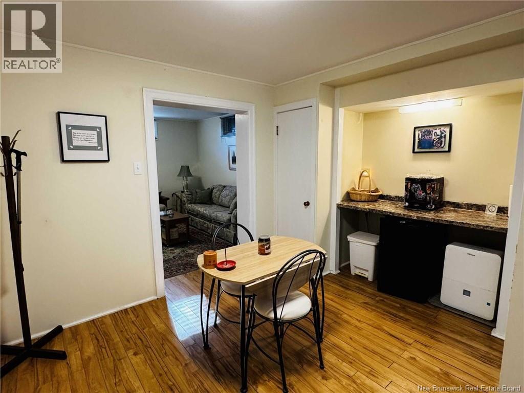 400 Clearview Row - 6