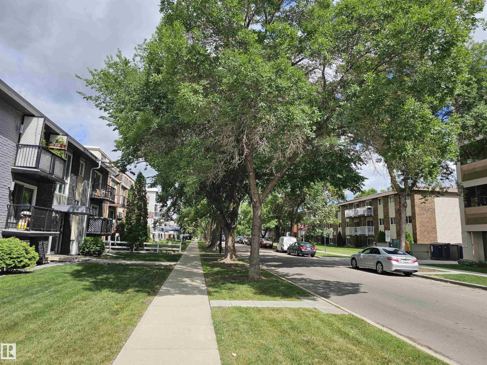 #8 10616 123 ST NW - 20