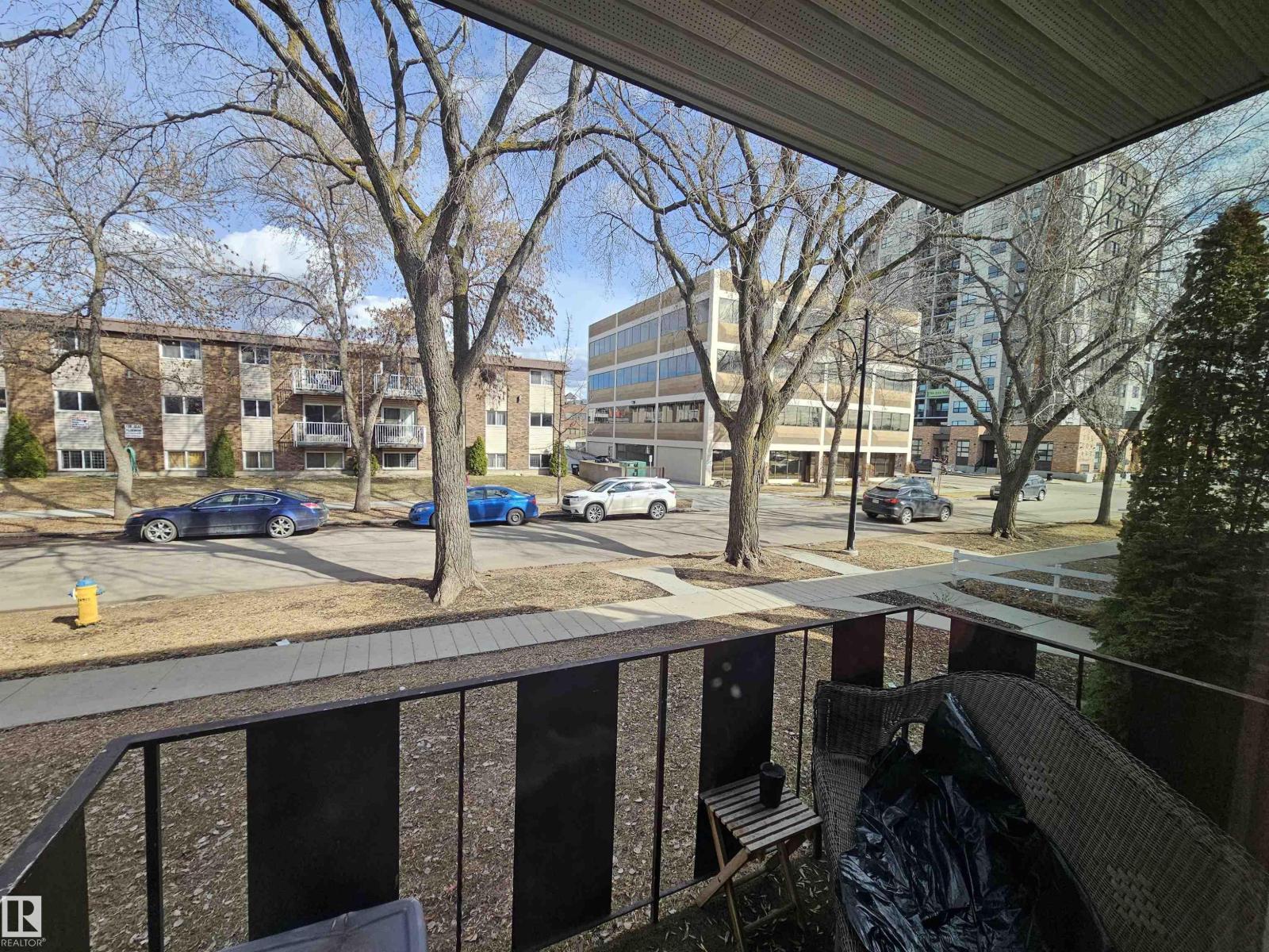#8 10616 123 ST NW - 17