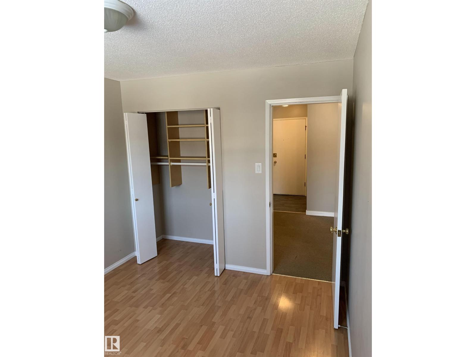 #8 10616 123 ST NW - 15