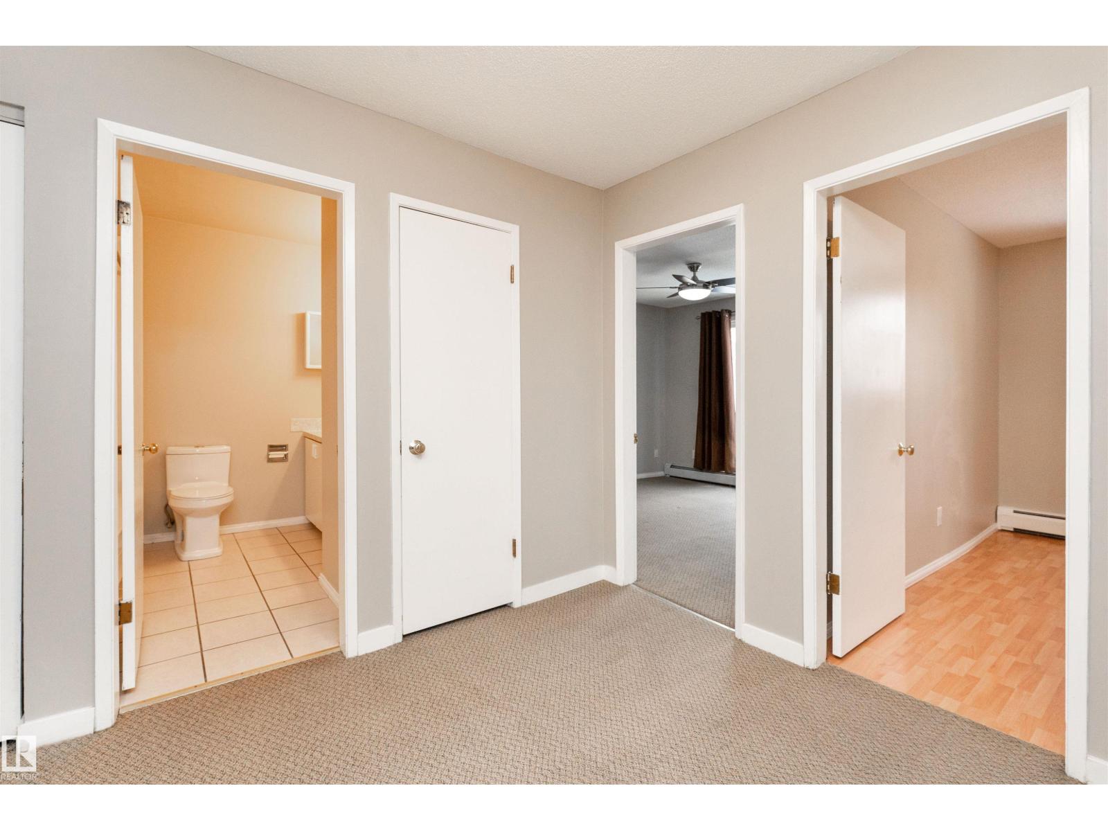 #8 10616 123 ST NW - 4