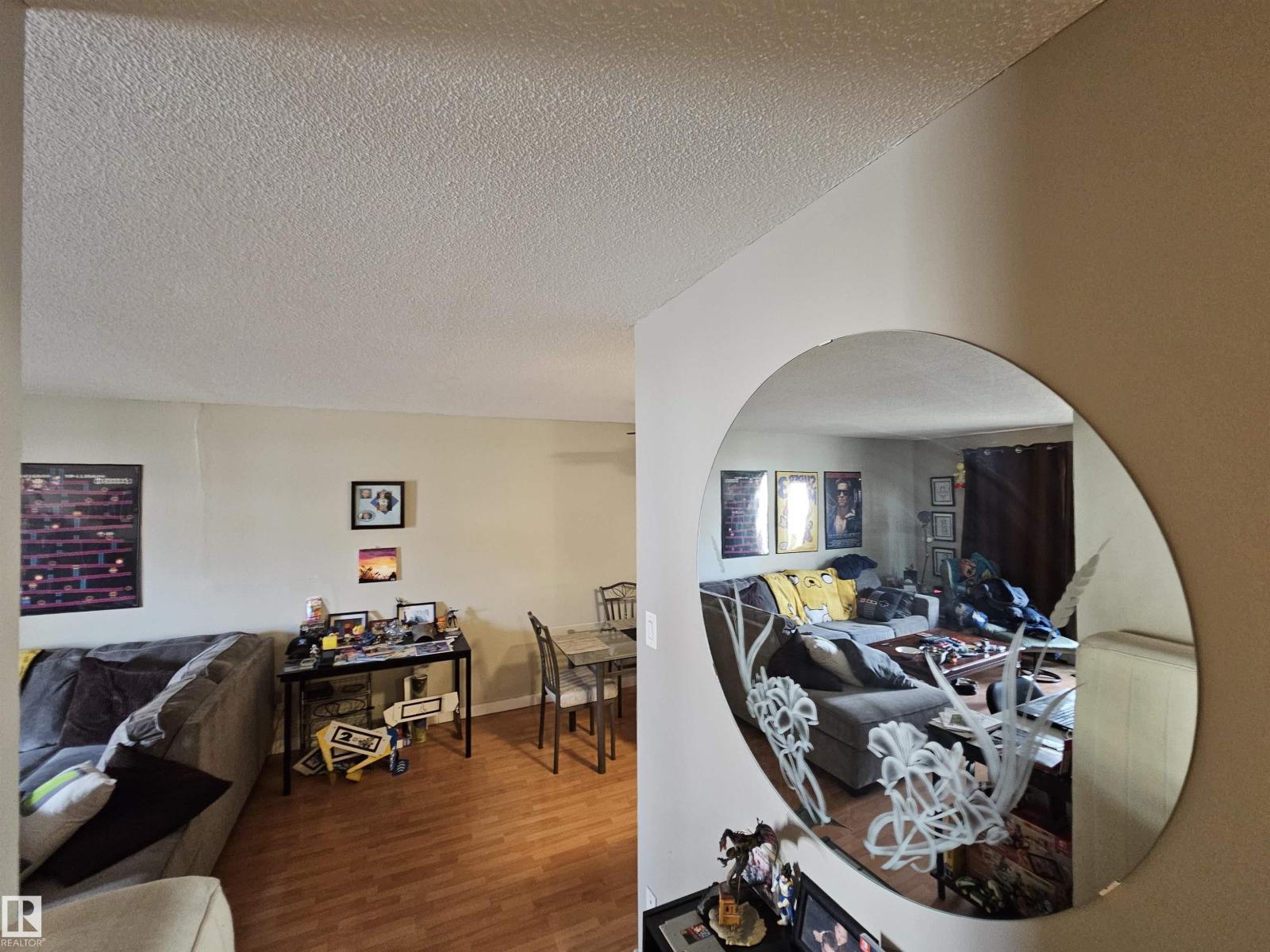 #8 10616 123 ST NW - 5