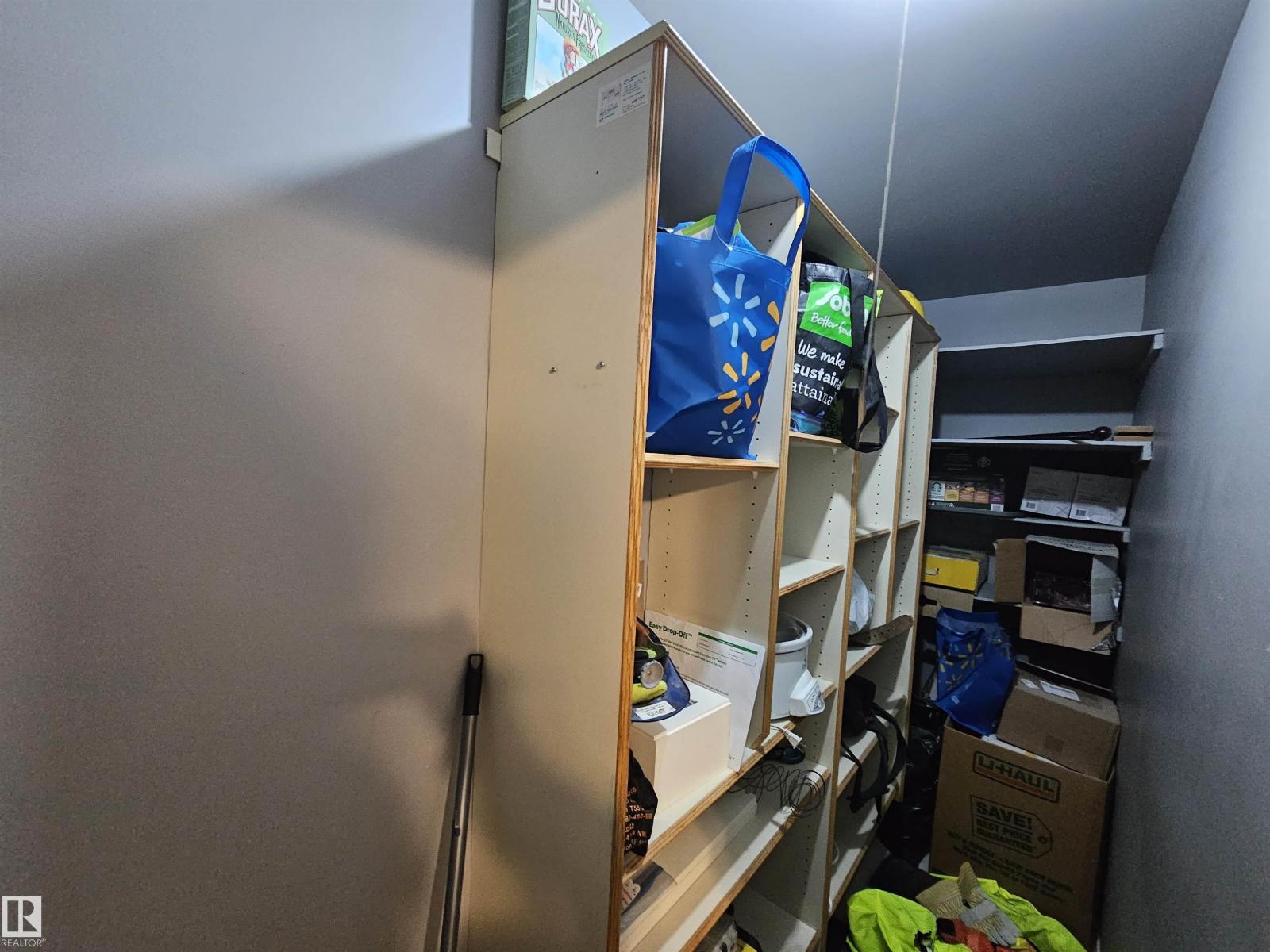 #8 10616 123 ST NW - 16
